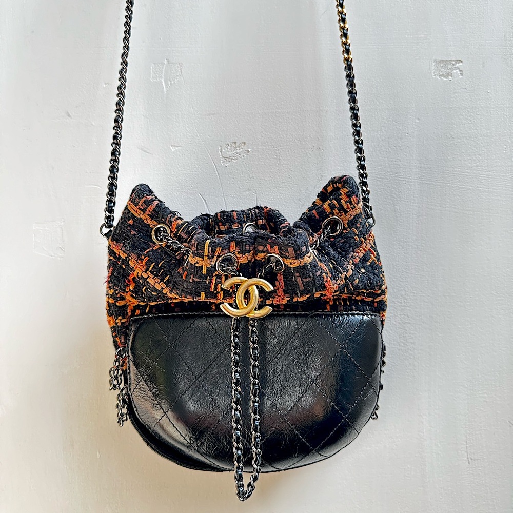 CHANEL CROSSBODY BAG